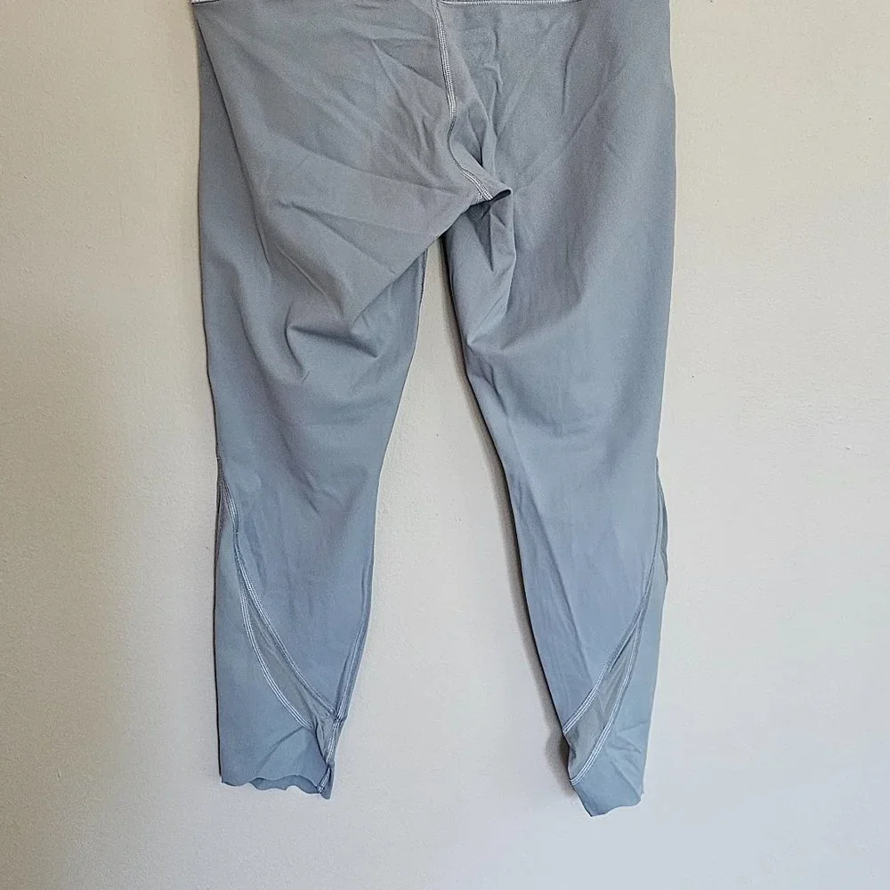 Lululemon Wunder Under Crop II Pant, 8 - Picture 3 of 9